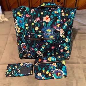 Vera Bradley  Vera tote with card case and wristlet
